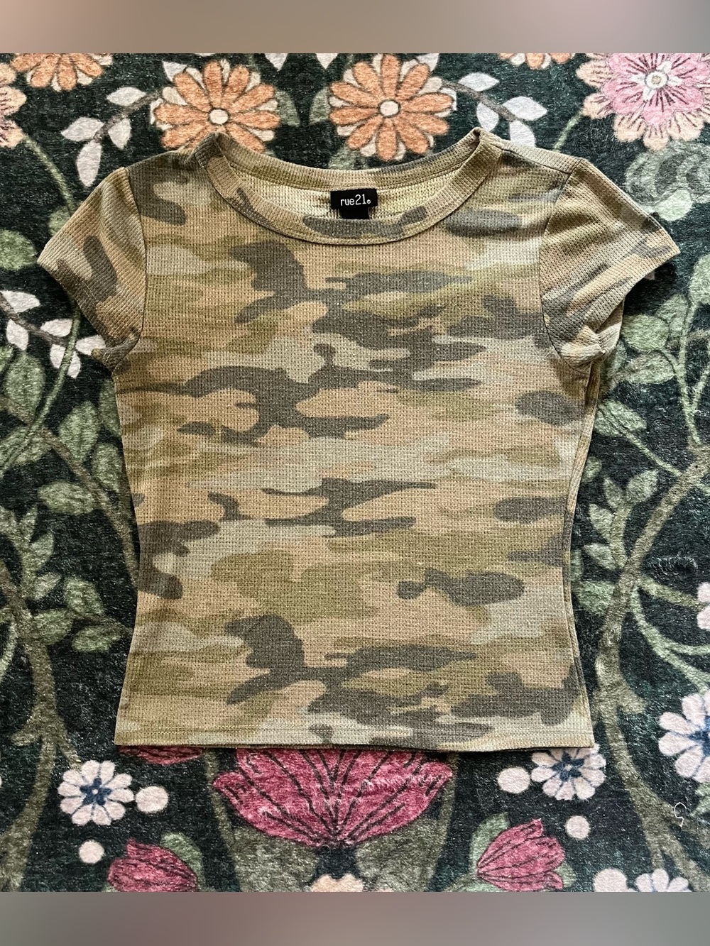 💟 Y2K Camo Baby Tee 💟